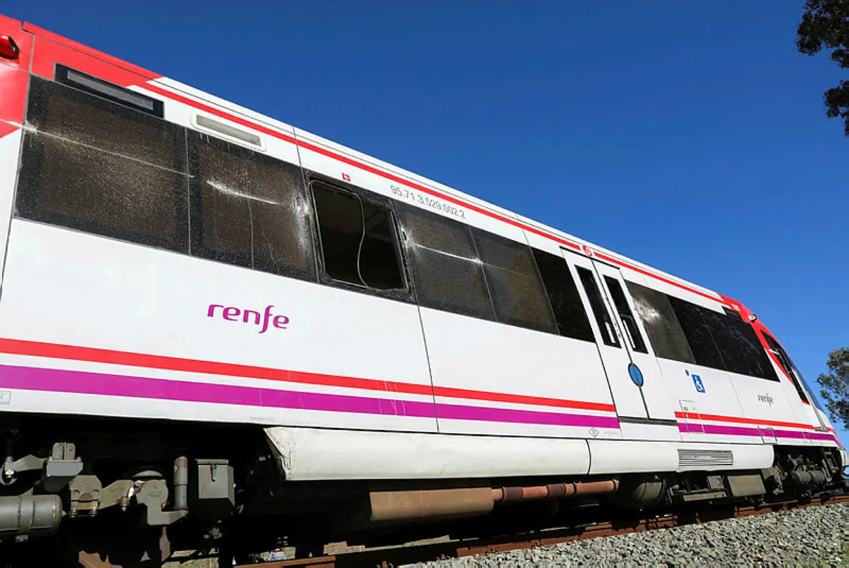 spain-accident-train-cartagena Rail fracture likely occurred before train crash in southern Spain, investigators say