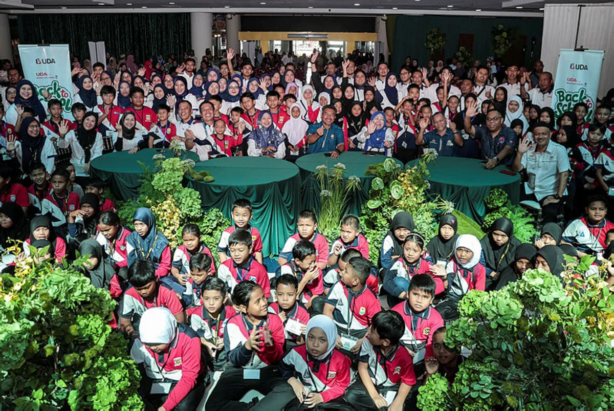 uda-bts UDA salur RM60,000 zakat untuk bantu 200 pelajar asnaf di Johor Bahru