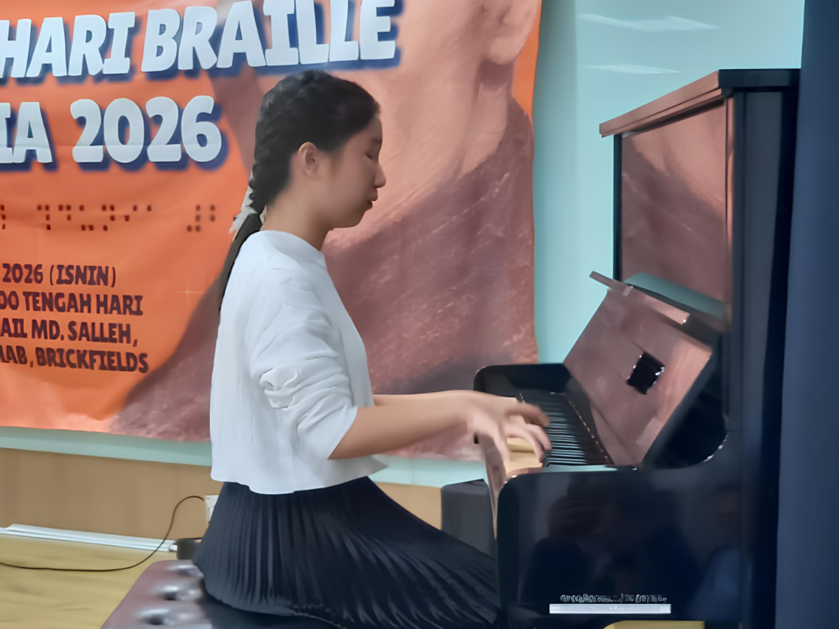 Lee enjoys playing pop songs more than classical because the latter is more confusing and hard. – pics by ameen hazizi/thesun