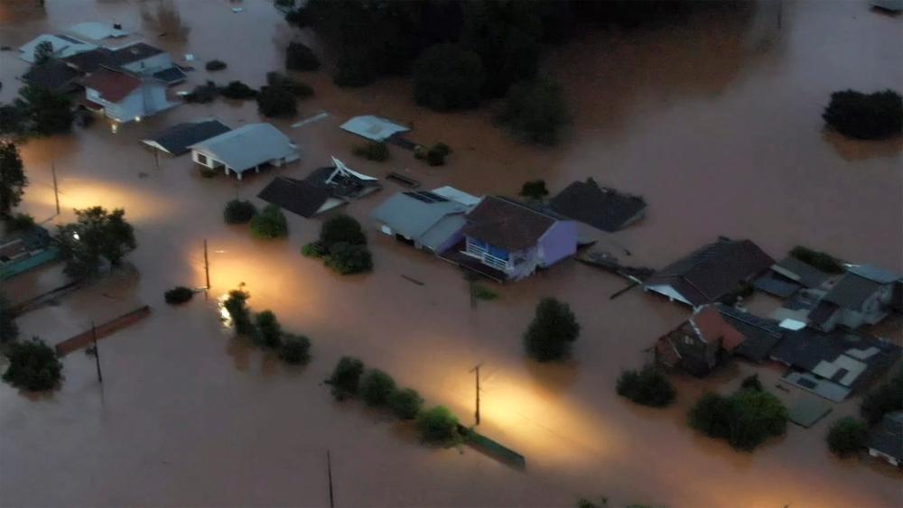 10 killed, 21 missing in deadly Brazil storms