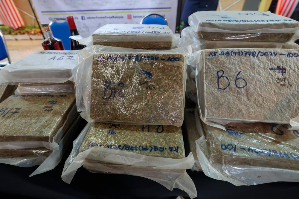 135 drug smuggling attempts via air transport thwarted by Customs Dept this year 135 drug smuggling attempts via air transport thwarted by Customs Dept this year