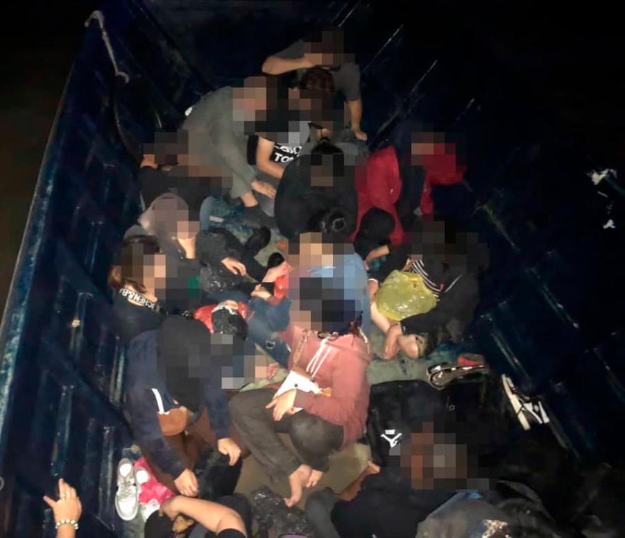 14 illegal immigrants caught in attempt to sneak out of country, 9kg drug seized