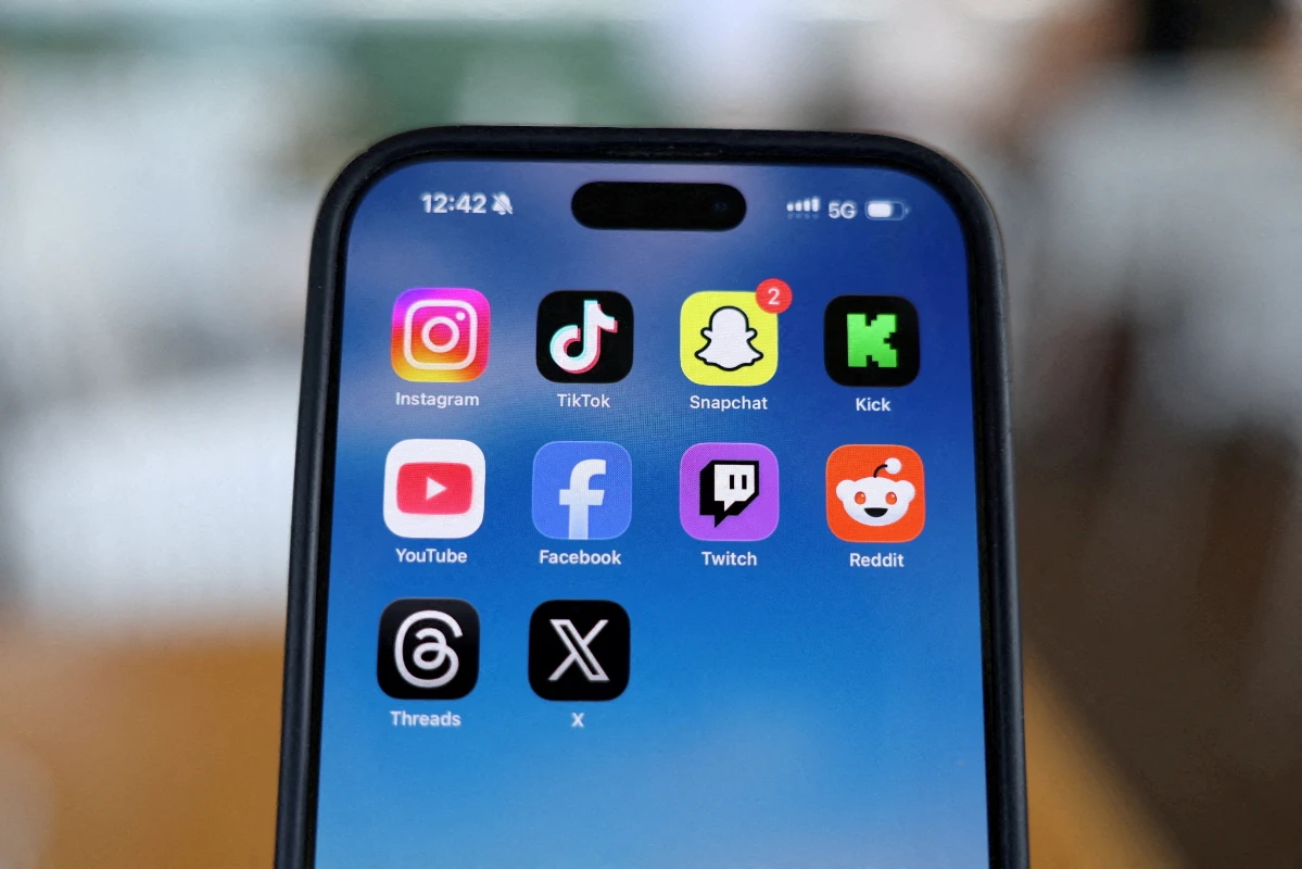 Australia to tax tech giants unless they pay news outlets