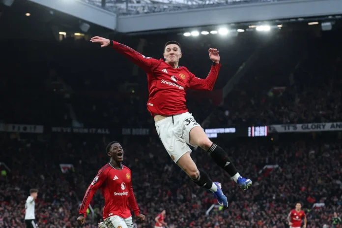 2026-02-01T160000Z_1513407629_UP1EM2118FZ18_RTRMADP_3_SOCCER-ENGLAND-MUN-FUL