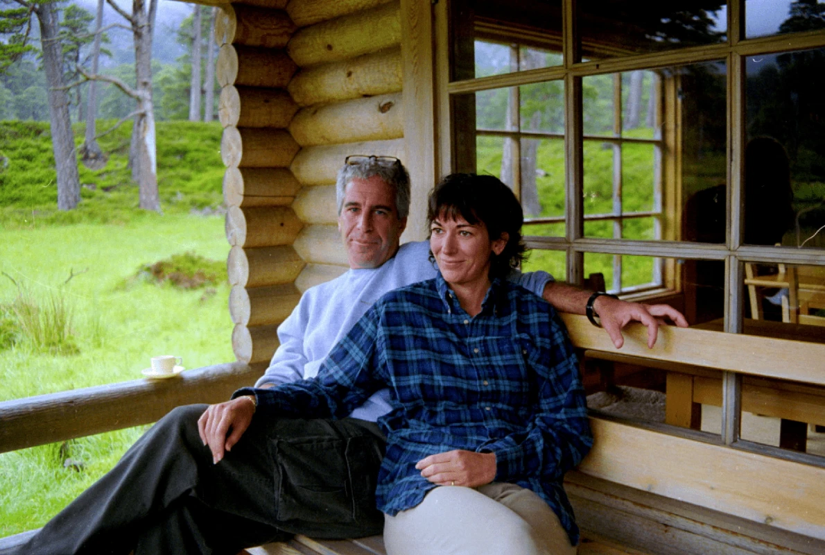 2026-02-09T012907Z_169160087_RC2YJIAI5S7E_RTRMADP_3_USA-TRUMP-EPSTEIN-MAXWELL