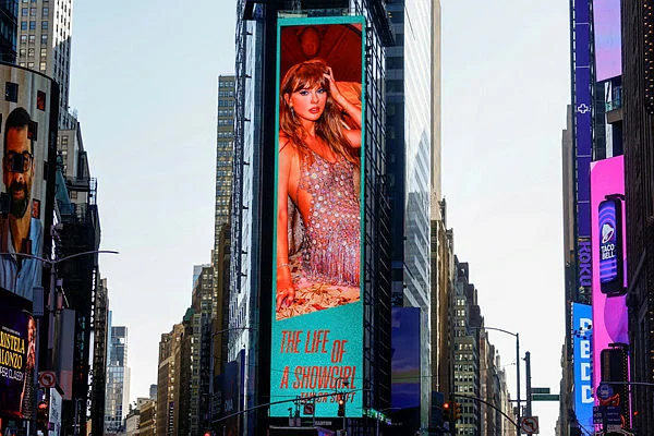 Taylor Swift named best-selling artist of the year for sixth time