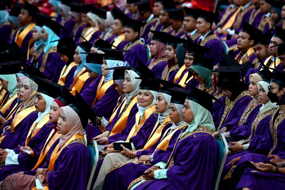 29,000 graduates have yet to find jobs following six months of graduation