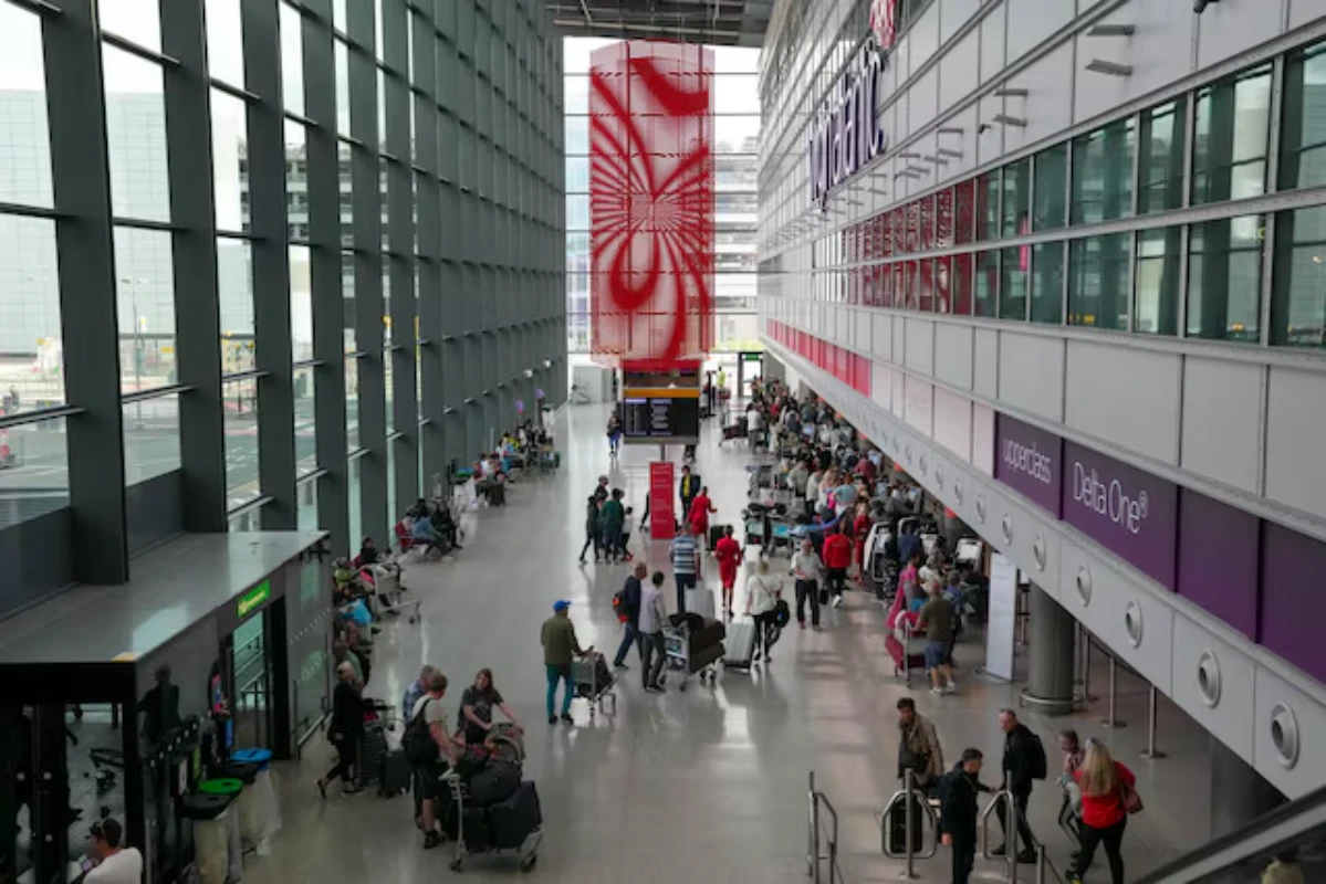 Heathrow holds Europe's top spot as Istanbul closes in