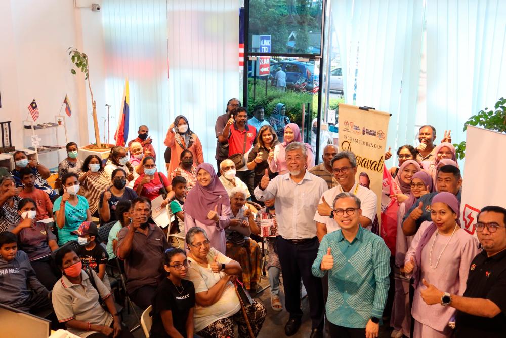 50 Indian families in Lembah Pantai receive contributions