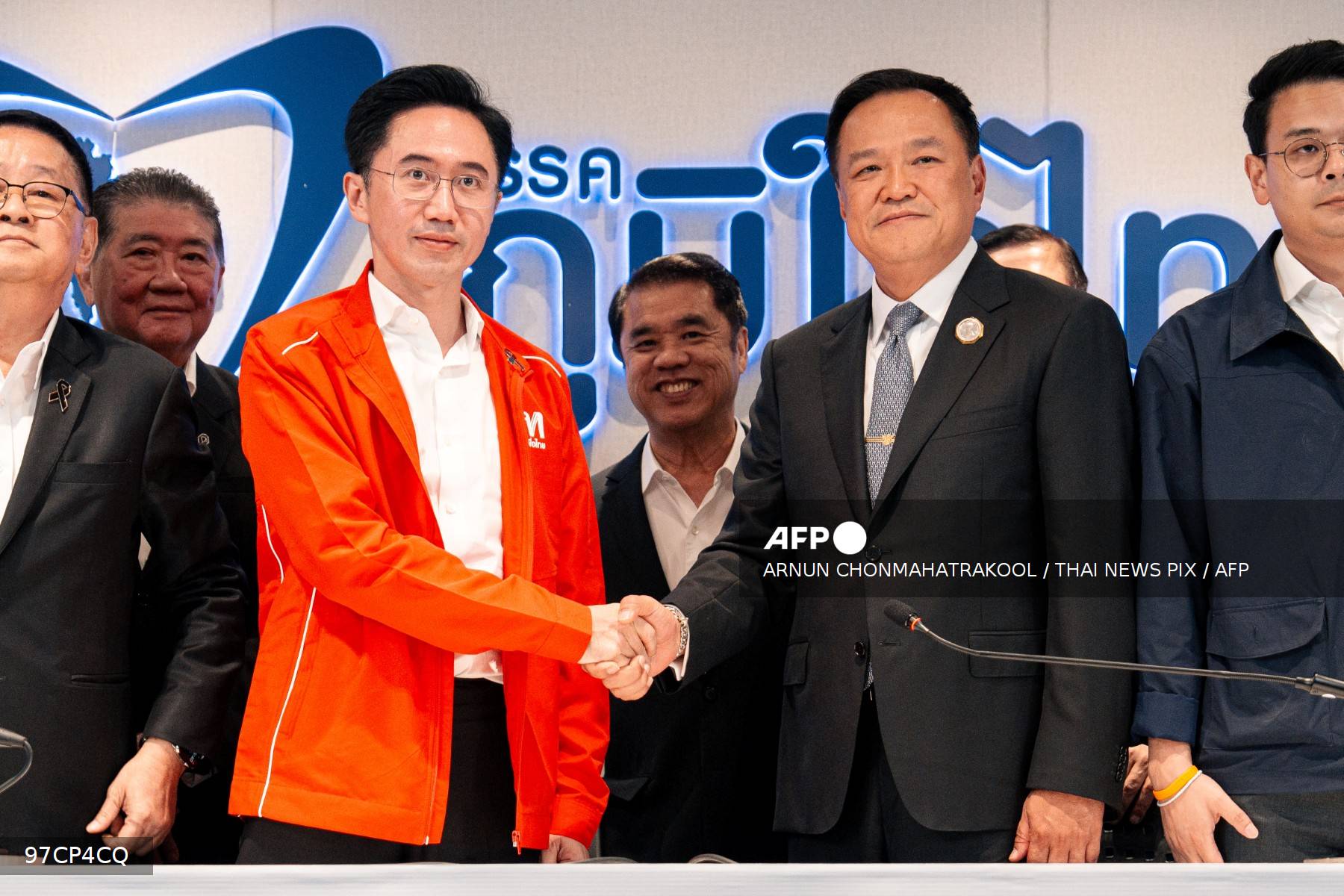 Thai PM agrees coalition with Thaksin-backed party