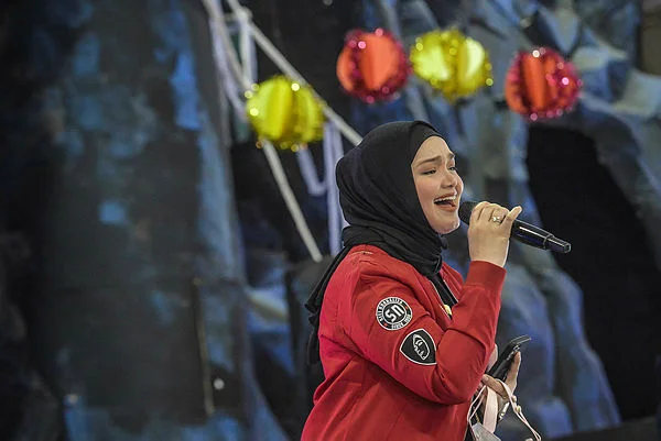 ARY_adibrawi_Vincent_Tan_Tzu_Chi Siti Nurhaliza's Gaza school reopens in tents after destruction