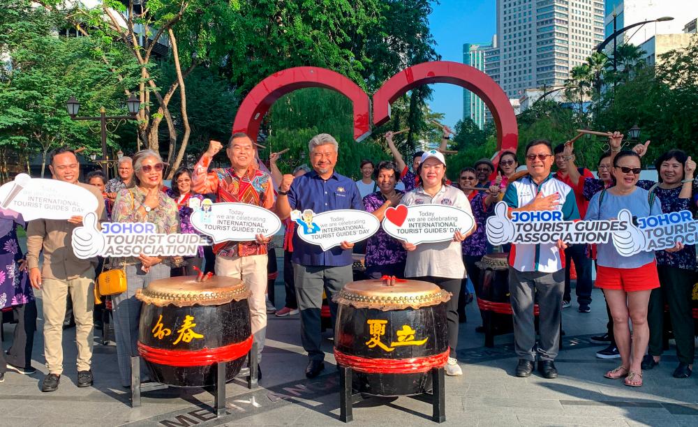 AT&S inaugurates IC substrates factory in Kulim, the first in SE Asia AT&S inaugurates IC substrates factory in Kulim, the first in SE Asia