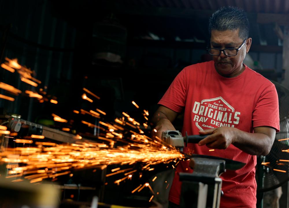 Abong keeping art of parang-making alive