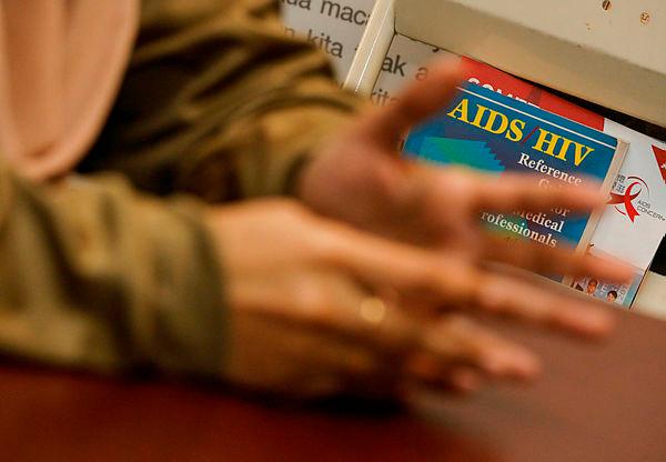 Africa leads in number of HIV people without treatment Africa leads in number of HIV people without treatment