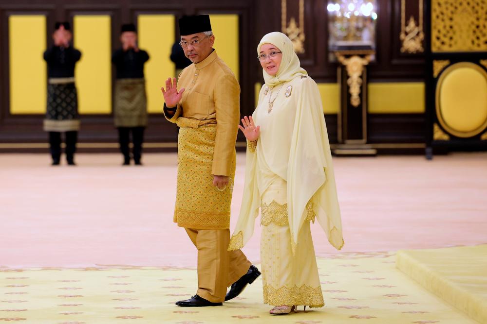 Agong attends final demonstration of Jungle Falcon military exercise in Pahang