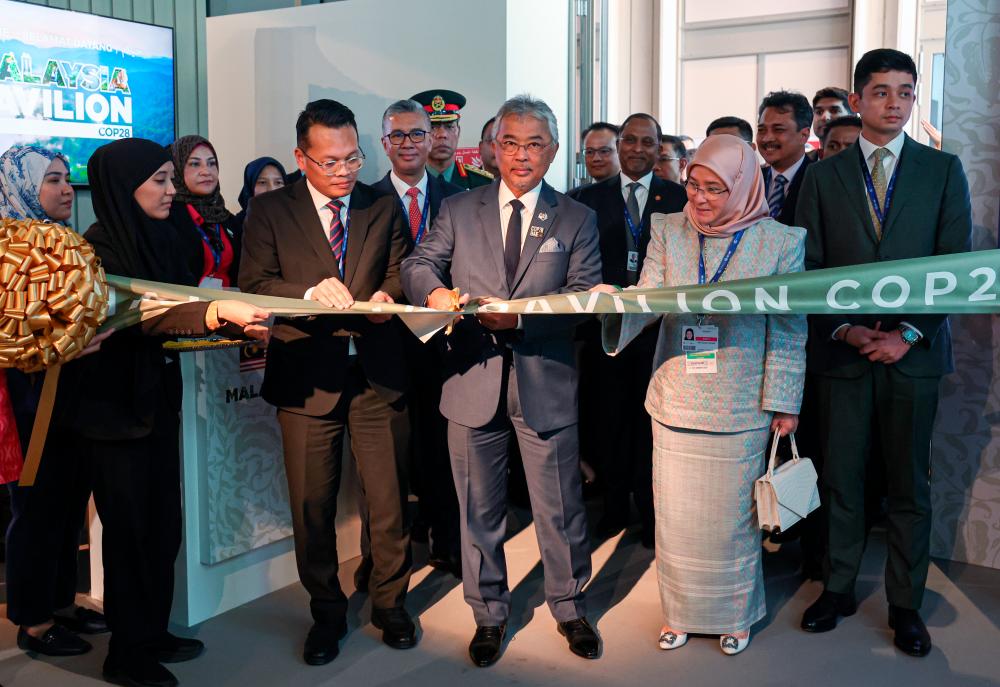 Agong witnesses exchange of documents on renewable energy investments in Dubai