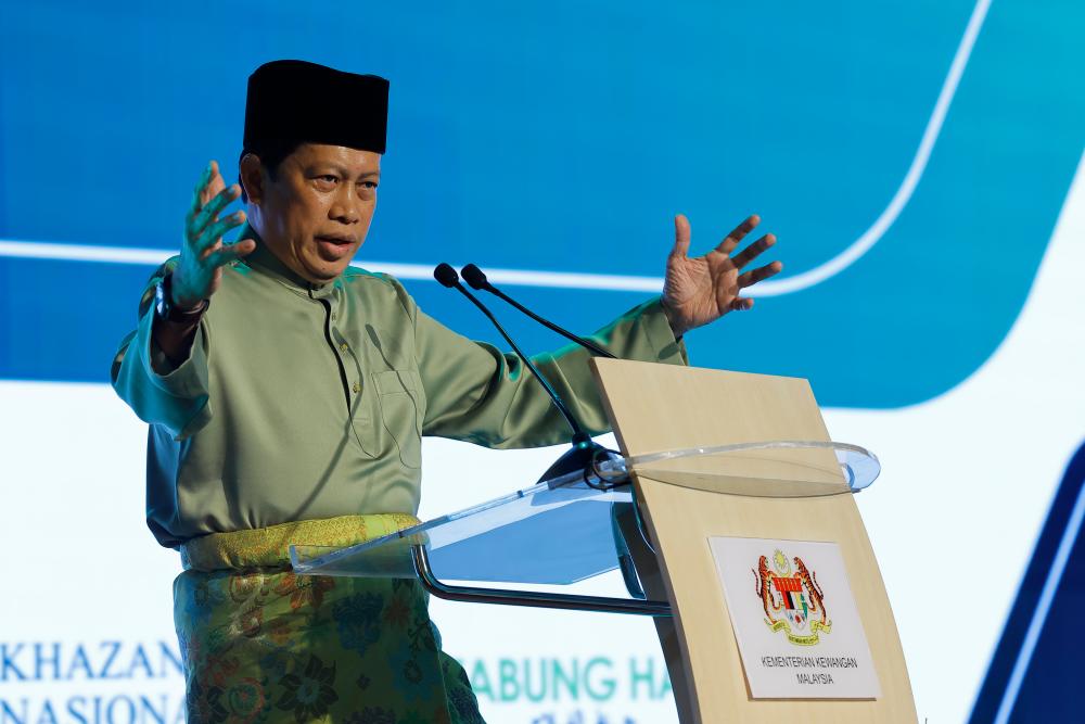 Ahmad: Bank Negara sedang cari penyelesaian kukuhkan ringgit Ahmad: Bank Negara sedang cari penyelesaian kukuhkan ringgit
