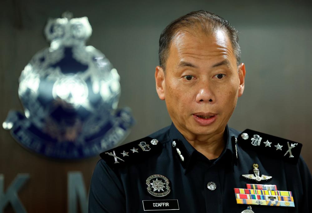 Ahmad Dzaffir: Sekolah, ibu bapa jangan panik, lapor segera jika terima e-mel ancaman bom Ahmad Dzaffir: Sekolah, ibu bapa jangan panik, lapor segera jika terima e-mel ancaman bom