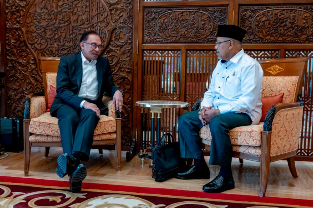 Ahmad hopeful meeting with PM brings good results to Kelantan people Ahmad hopeful meeting with PM brings good results to Kelantan people