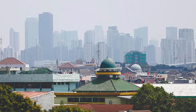 Air quality off the charts as haze returns