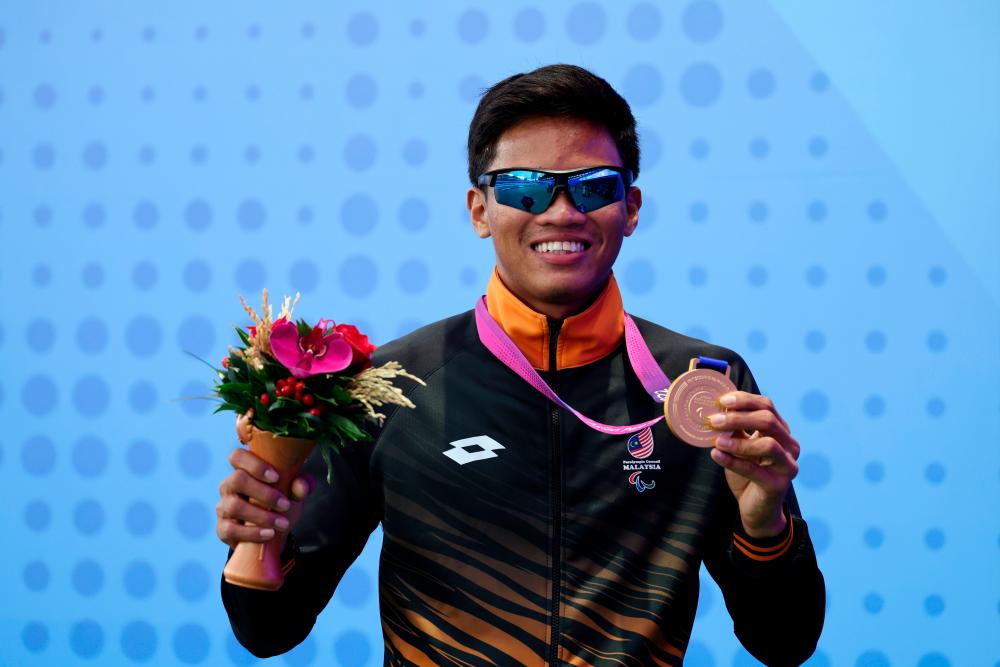 Ammar Aiman can’t wait to show off 400m gold to family, friends in Pontian Ammar Aiman can’t wait to show off 400m gold to family, friends in Pontian
