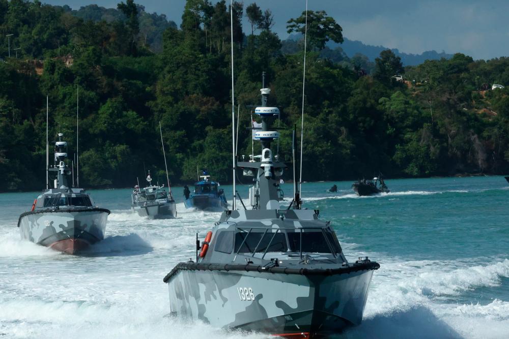 Anwar: Maritime defence vital to overcome threats in the waters of the country Anwar: Maritime defence vital to overcome threats in the waters of the country