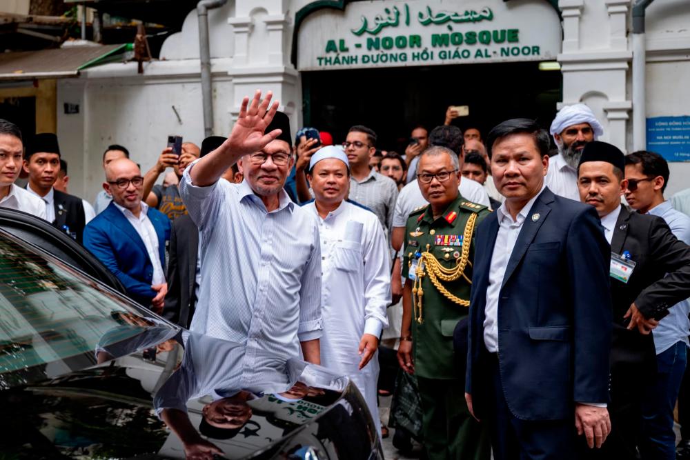 Anwar: Visit to Al-Noor Mosque in Hanoi part of agenda in Vietnam Anwar: Visit to Al-Noor Mosque in Hanoi part of agenda in Vietnam