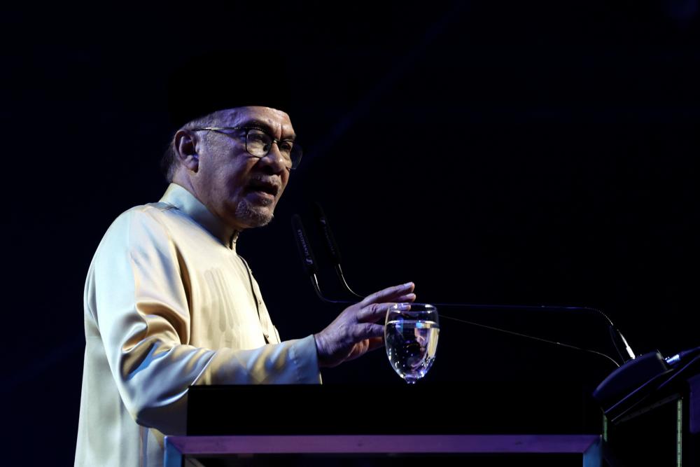 Anwar chairing Unity Govt leadership consultative meeting Anwar chairing Unity Govt leadership consultative meeting