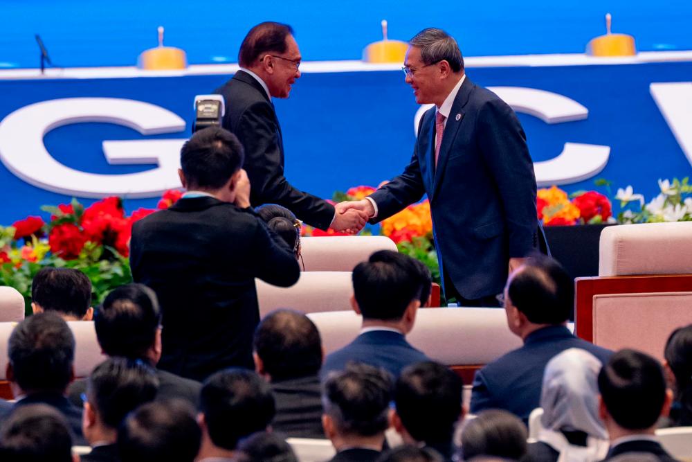 Anwar invites President Xi, Premier Li to visit Malaysia next year Anwar invites President Xi, Premier Li to visit Malaysia next year