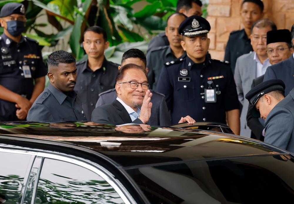 Anwar jawab isu vape, pegawai perubatan kontrak, lawatan ke China di Dewan Rakyat