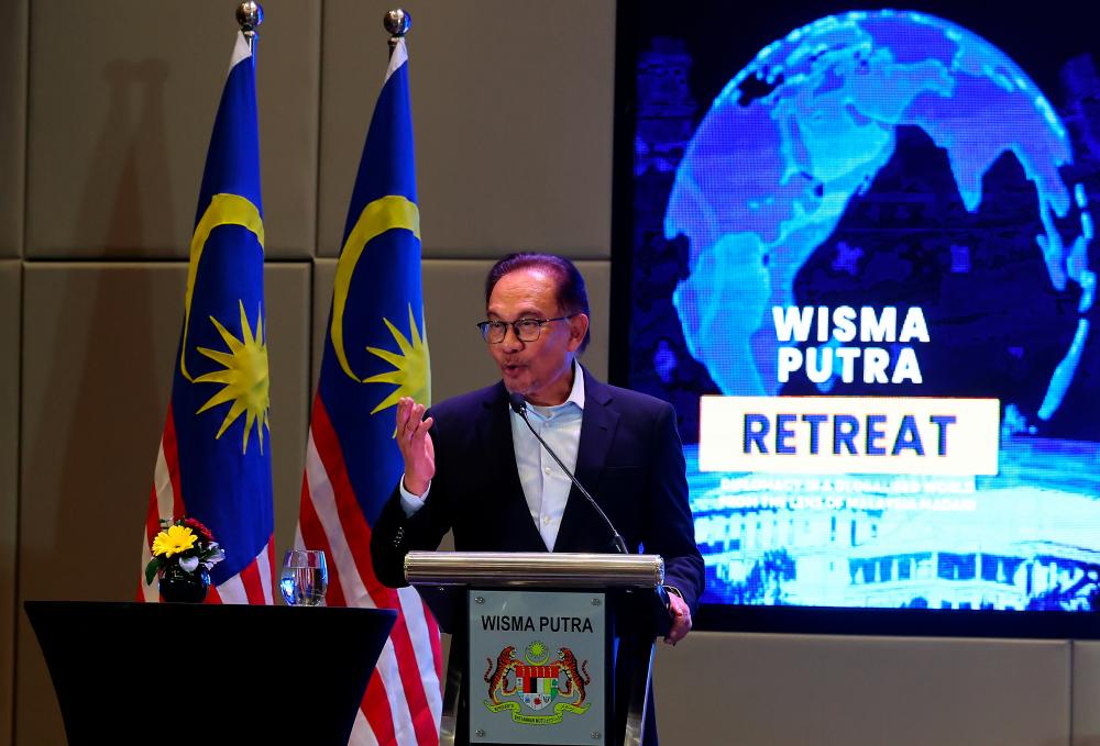 Anwar saran Asean pertimbangkan langkah berkesan untuk selesaikan krisis Myanmar