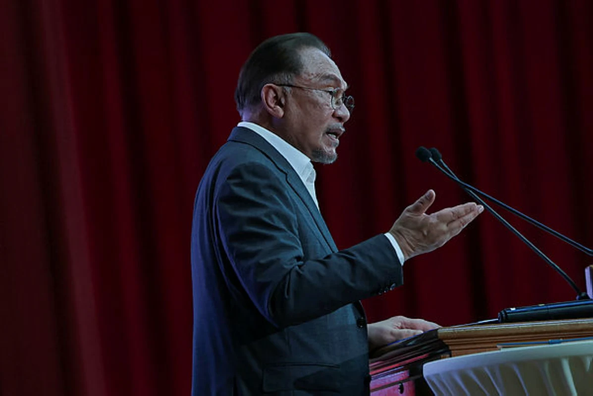 PM Anwar pledges basic infrastructure for Sabahans
