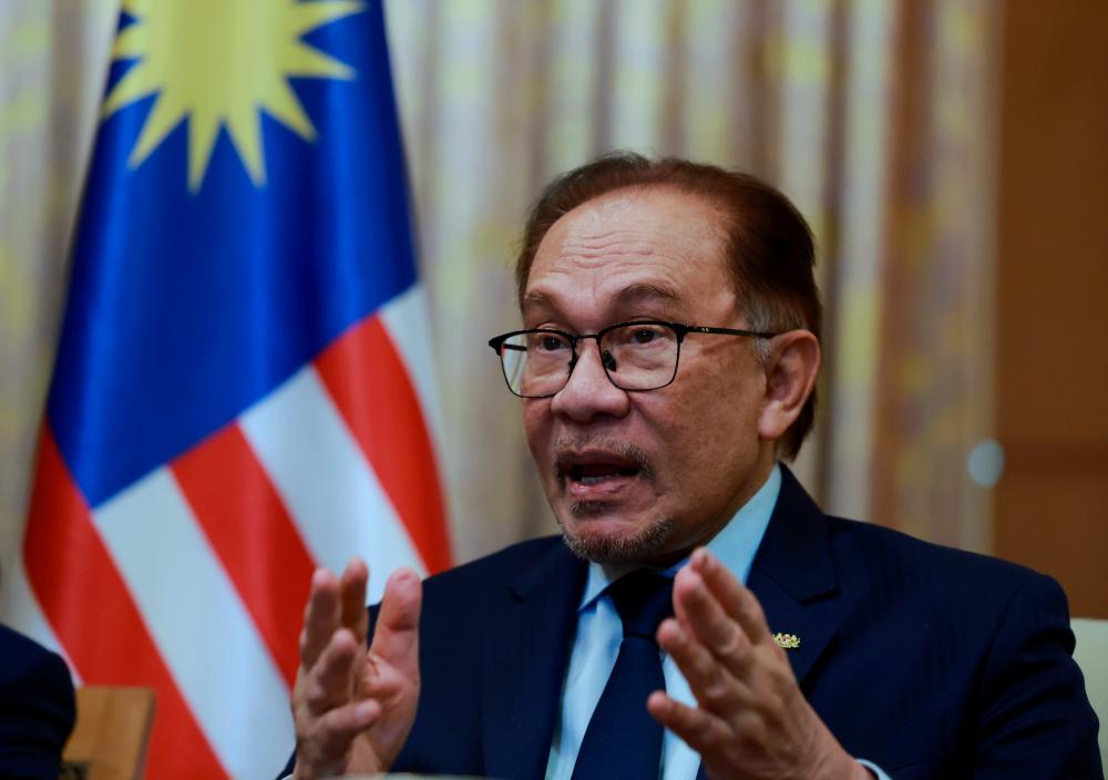 Anwar’s first year anniversary as PM: Fight corruption, brings relief to the people through “Payung Rahmah”
