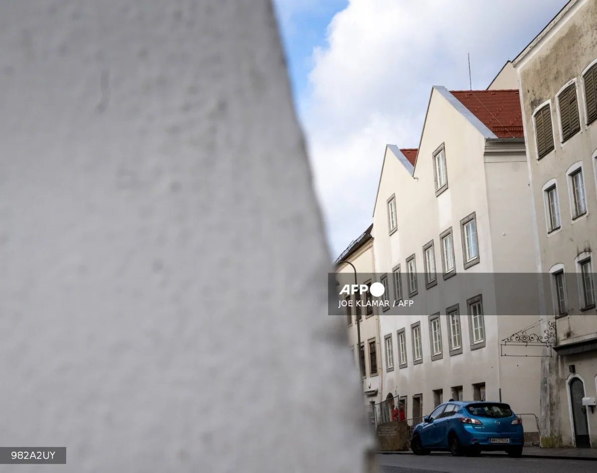 Austria_transforms_Hitler_s_birthplace_into_police_station Austria transforms Hitler's birthplace into police station
