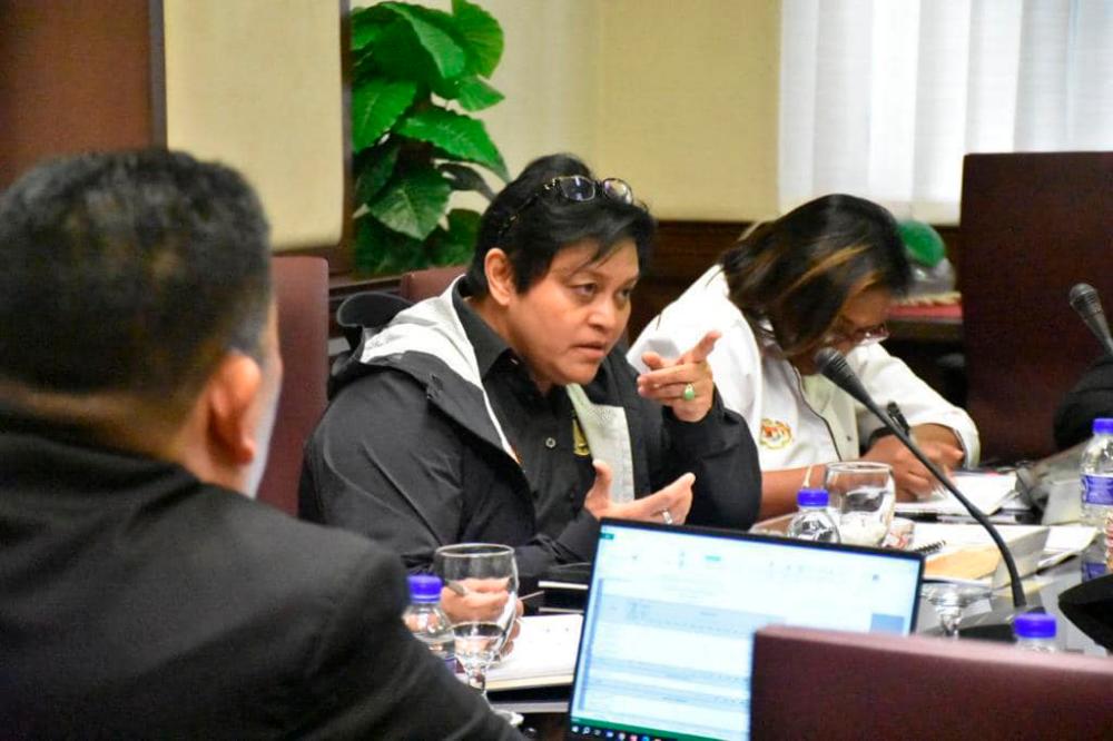Azalina: RUU Suruhanjaya Kanak-kanak dibentang di Parlimen Oktober ini 