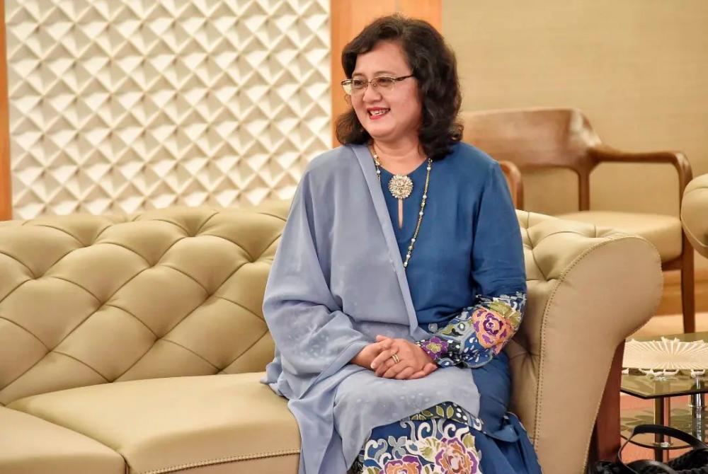 Azlinda Azman dilantik Ketua Pengarah Pendidikan Tinggi Azlinda Azman dilantik Ketua Pengarah Pendidikan Tinggi