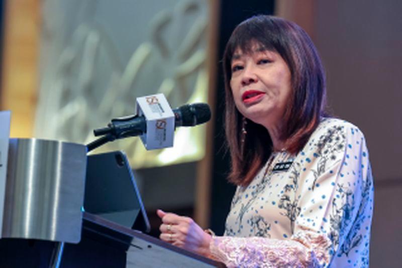 BNM boleh ambil tindakan seliaan, penalti bagi gangguan khidmat dalam talian bank - Lim