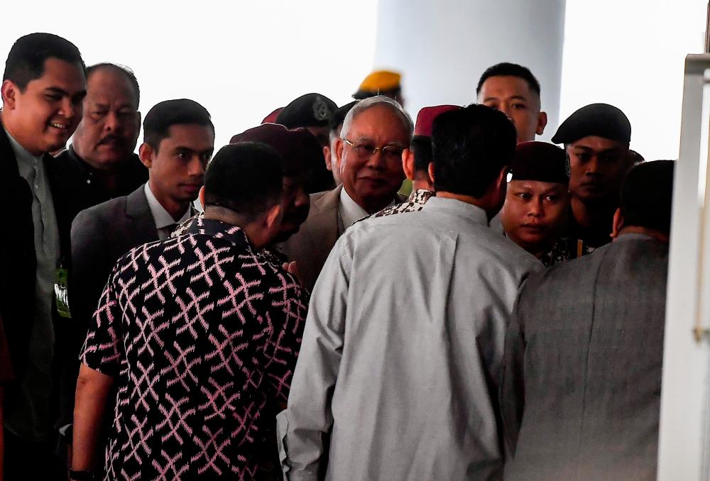 BNM tidak dimaklumkan mengenai tiga pucuk surat derma Arab kepada Najib - Zeti BNM tidak dimaklumkan mengenai tiga pucuk surat derma Arab kepada Najib - Zeti