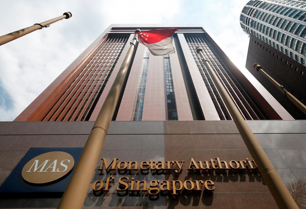 Bank dan syarikat telekomunikasi di Singapura mungkin perlu bayar kepada mangsa penipuan
