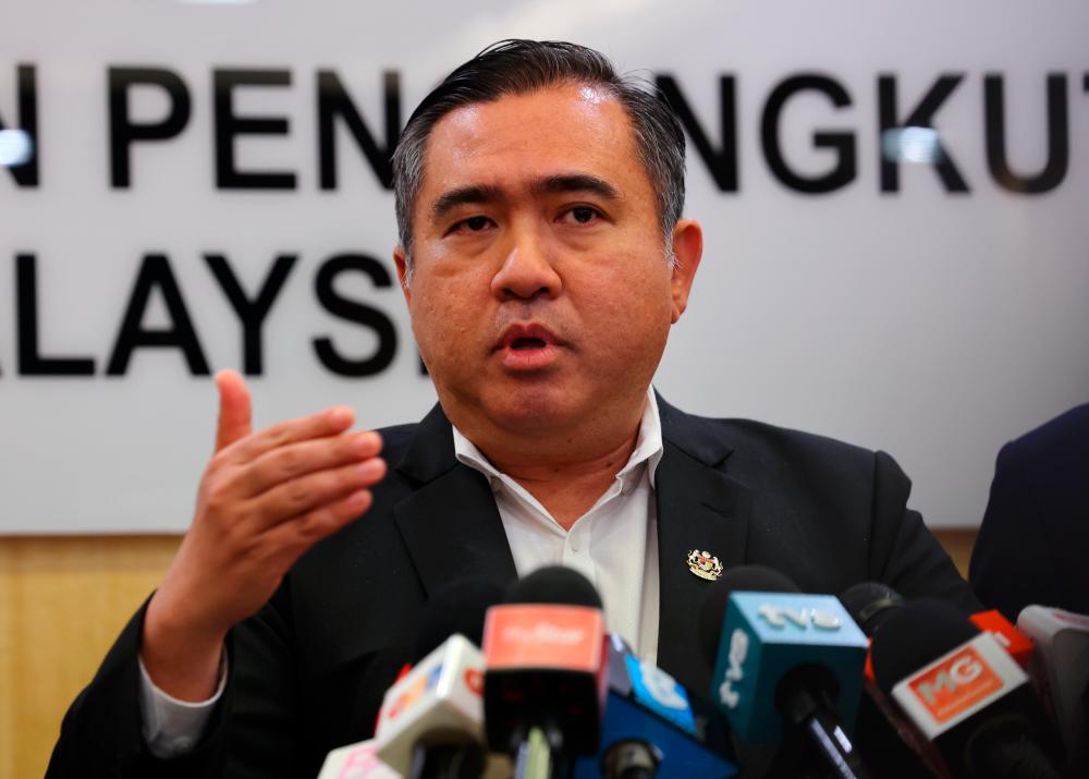 Bantuan subsidi RM300 bagi tiket penerbangan untuk pelajar universiti awam