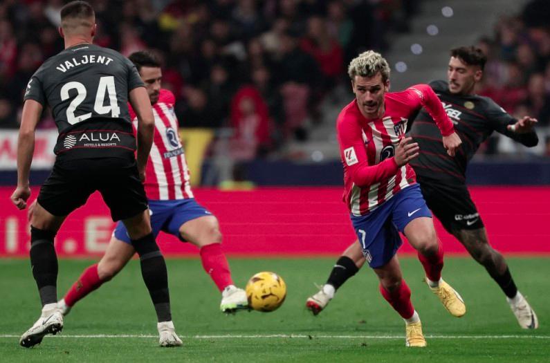 Barca fall behind Atletico after Rayo draw Barca fall behind Atletico after Rayo draw