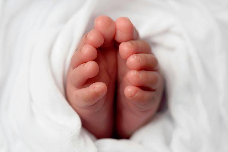 Bayi perempuan baharu lahir ditemukan di ruang solat masjid di Lipis Bayi perempuan baharu lahir ditemukan di ruang solat masjid di Lipis