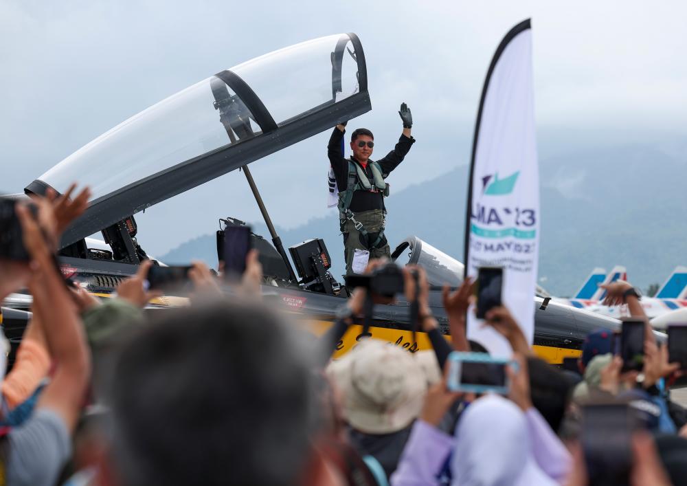 Black Eagle pilots fascinated with overwhelming support by Malaysians