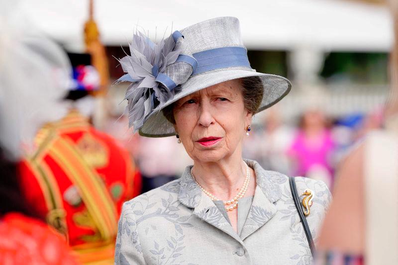 Britain’s Princess Anne in hospital with minor head injury Britain’s Princess Anne in hospital with minor head injury