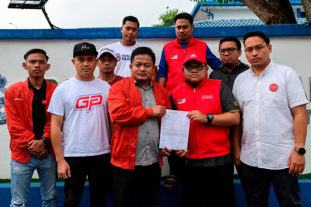 By-election: Amanah Youth lodges police report on alleged 3R Facebook post By-election: Amanah Youth lodges police report on alleged 3R Facebook post