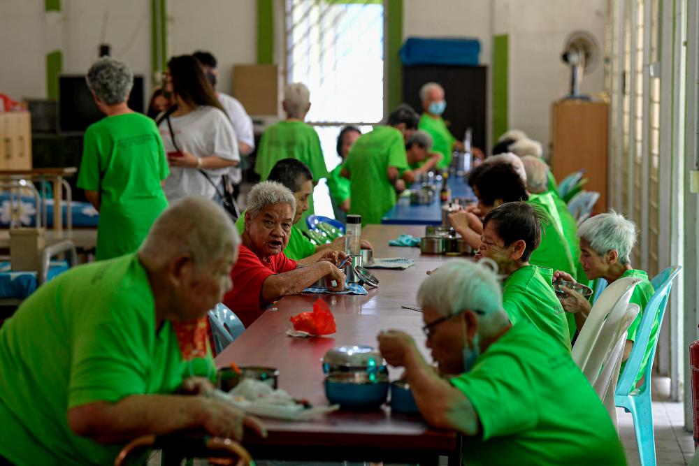 Call for law against abandonment of elderly Call for law against abandonment of elderly