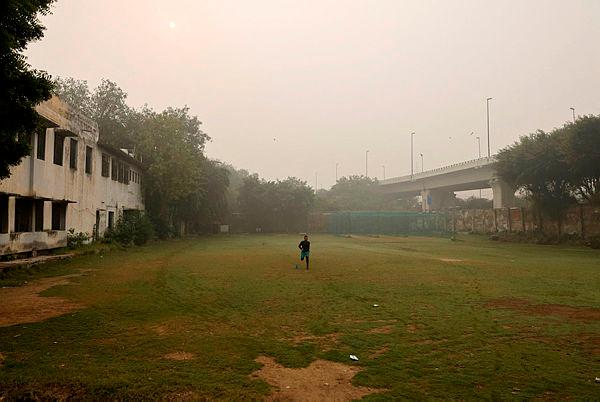 Children cowering in homes as air pollution becomes more toxic in India’s capital 