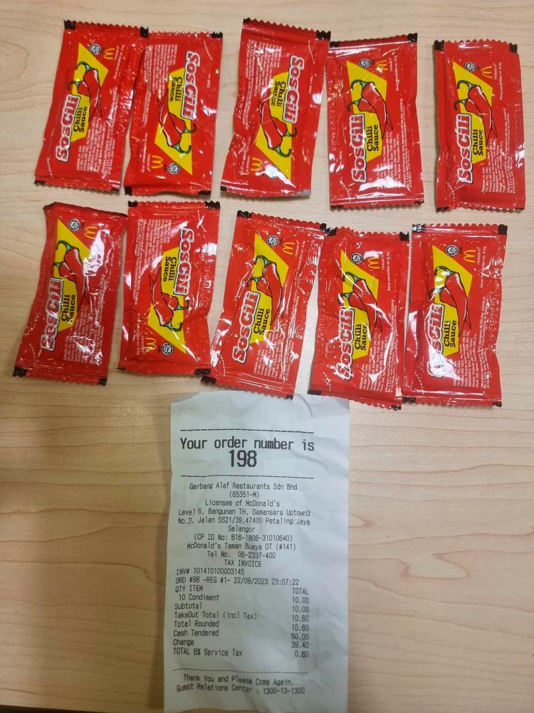 Chili sauce incident : Malacca police tracking down customer