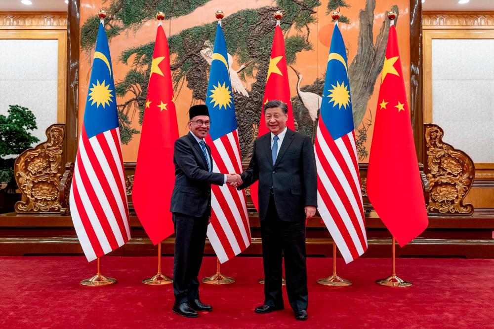 China hopes for policy support for investments into Malaysia: President Xi Jinping