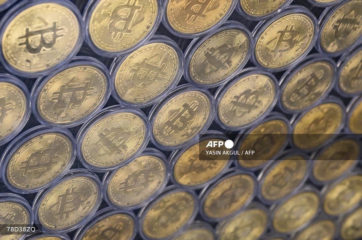 China tightens crypto crackdown, sets rules for asset tokens